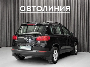Внедорожник Volkswagen Tiguan 2012 года, 1199000 рублей, Красноярск