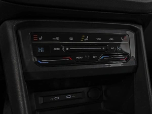 Внедорожник Volkswagen Tiguan 2021 года, 2390000 рублей, Ставрополь