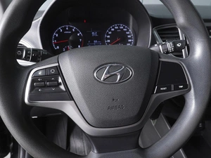 Седан Hyundai Solaris 2019 года, 1379000 рублей, Ростов-на-Дону