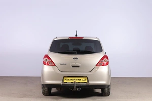 Хетчбэк Nissan Tiida 2011 года, 639000 рублей, Новосибирск