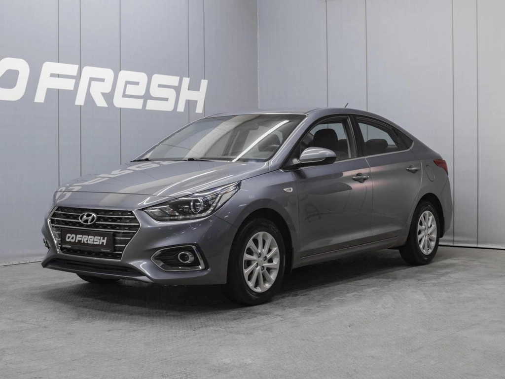Седан Hyundai Solaris 2017 года, 1480000 рублей, Омск