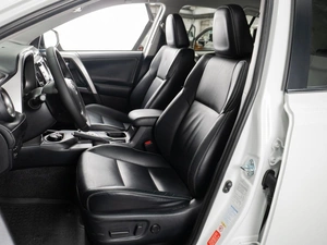 Внедорожник Toyota RAV4 2015 года, 2320000 рублей, Тюмень