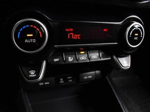 Седан Kia Rio 2019 года, 1438000 рублей, Воронеж