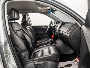 Внедорожник Volkswagen Tiguan 2010 года, 1210000 рублей, Красноярск