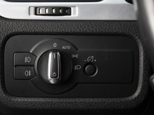 Внедорожник Volkswagen Touareg 2014 года, 2390000 рублей, Омск