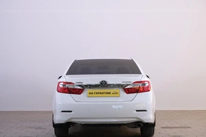 Седан Toyota Camry 2013 года, 1599000 рублей, Омск