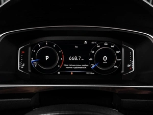 Внедорожник Volkswagen Tiguan 2018 года, 2299000 рублей, Тюмень