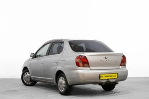 Седан Toyota Platz 2000 года, 349000 рублей, Барнаул