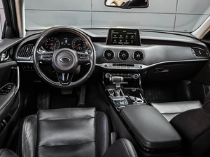 Лифтбек Kia Stinger 2018 года, 2624000 рублей, Кирилловка