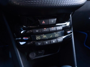 Внедорожник Peugeot 2008 2019 года, 1099000 рублей, Саратов