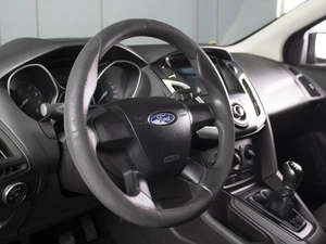 Хетчбэк Ford Focus 2011 года, 610000 рублей, Омск