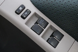 Хетчбэк Toyota Vitz 2005 года, 549000 рублей, Омск