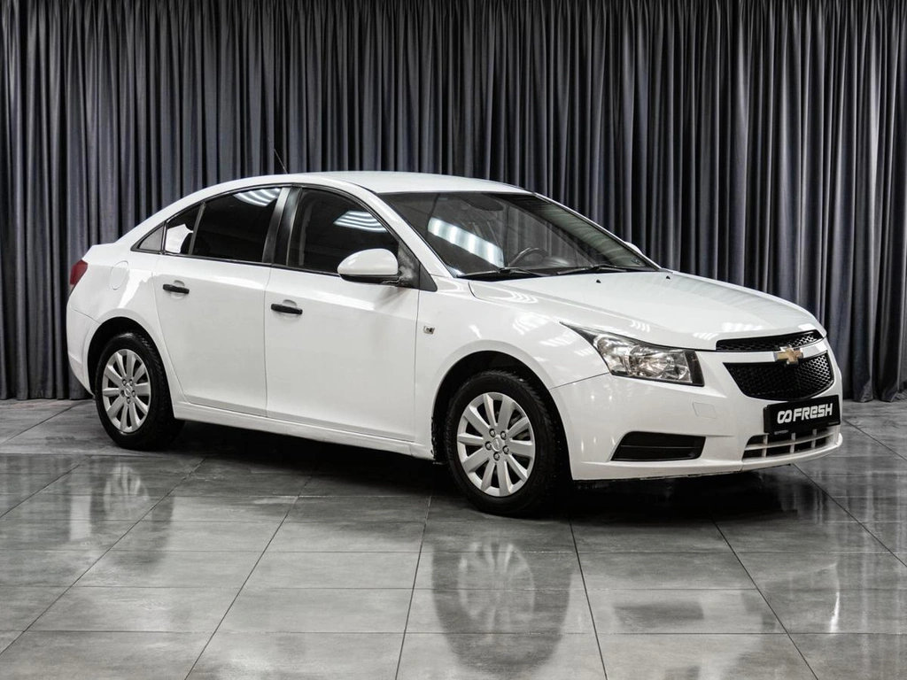 Седан Chevrolet Cruze 2011 года, 669000 рублей, Тюмень