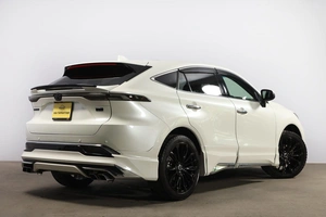 Внедорожник Toyota Harrier 2022 года, 4799000 рублей, Новосибирск