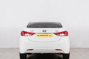 Седан Hyundai Avante 2010 года, 899000 рублей, Красноярск
