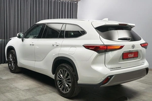 Внедорожник Toyota Highlander 2026 года, 5840000 рублей, Красноярск