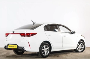 Седан Kia Rio 2021 года, 1559000 рублей, Тюмень