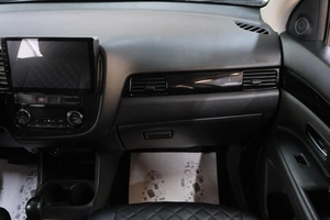 Внедорожник Mitsubishi Outlander 2014 года, 1799000 рублей, Омск