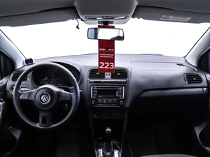 Седан Volkswagen Polo 2014 года, 890000 рублей, Красноярск