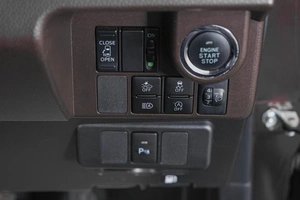 Хетчбэк Toyota Tank 2019 года, 1199000 рублей, Кемерово