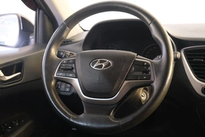Седан Hyundai Solaris 2017 года, 1079000 рублей, Омск