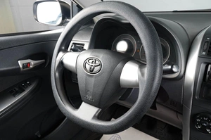 Седан Toyota Corolla 2011 года, 1379000 рублей, Тюмень