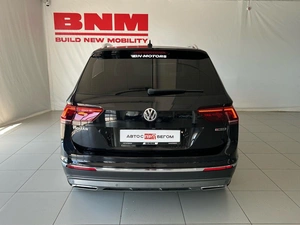 Внедорожник Volkswagen Tiguan 2018 года, 2800000 рублей, Смоленск