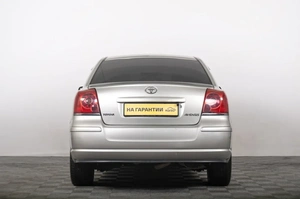 Седан Toyota Avensis 2005 года, 949000 рублей, Томск