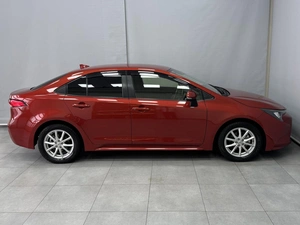 Универсал Toyota Corolla 2019 года, 1720100 рублей, Красноярск