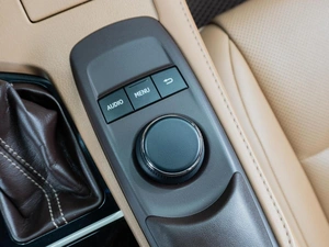 Седан Lexus ES 2015 года, 2399000 рублей, Тюмень