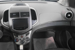 Седан Chevrolet Aveo 2013 года, 649000 рублей, Кемерово