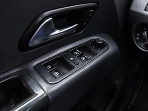 Пикап Volkswagen Amarok 2012 года, 1749000 рублей, Волгоград