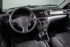 Седан Toyota Corolla 2003 года, 579000 рублей, Сургут