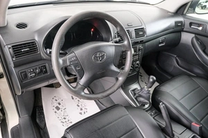 Седан Toyota Avensis 2008 года, 929000 рублей, Красноярск
