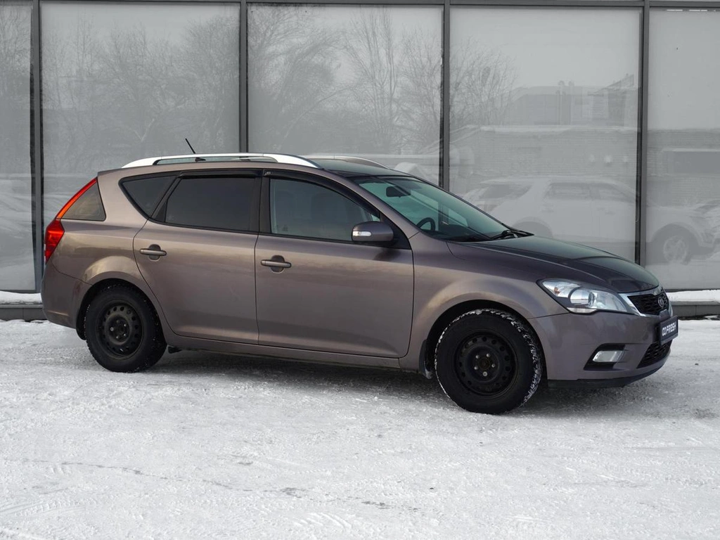 Универсал Kia Ceed 2010 года, 950000 рублей, Тверь