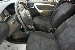 Хетчбэк Renault Sandero 2012 года, 529000 рублей, Омск