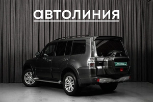 Внедорожник Mitsubishi Pajero 2017 года, 3400000 рублей, Красноярск