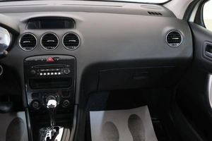 Седан Peugeot 408 2012 года, 599000 рублей, Омск