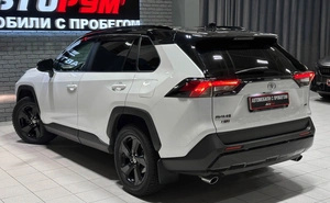 Внедорожник Toyota RAV4 2021 года, 3787000 рублей, Красноярск