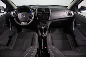 Хетчбэк Renault Sandero 2017 года, 819000 рублей, Сургут