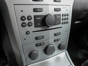 Седан Opel Astra 2012 года, 879000 рублей, Воронеж
