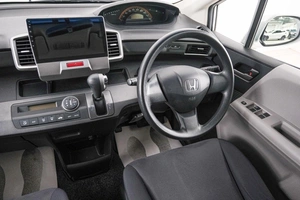 Минивэн Honda Freed 2010 года, 1099000 рублей, Красноярск