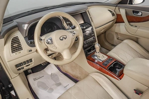 Внедорожник Infiniti QX70 2015 года, 2789000 рублей, Челябинск