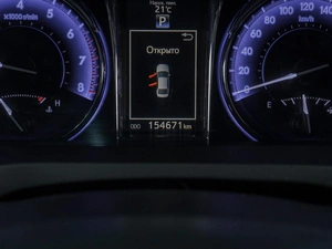 Седан Toyota Camry 2017 года, 2429000 рублей, Сургут