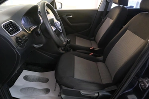 Седан Volkswagen Polo 2011 года, 829000 рублей, Омск