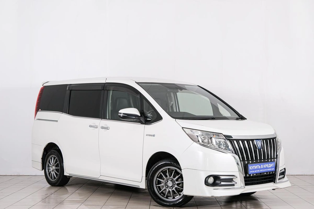 Минивэн Toyota Esquire 2014 года, 1849000 рублей, Красноярск