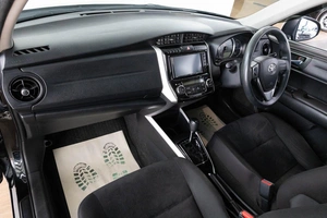 Универсал Toyota Corolla Fielder 2017 года, 1159000 рублей, Красноярск