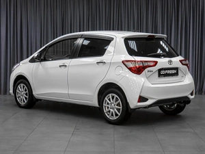 Хетчбэк Toyota Vitz 2017 года, 1179000 рублей, Тюмень