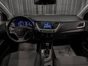 Седан Hyundai Solaris 2018 года, 895000 рублей, Красноярск
