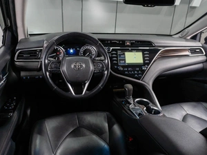 Седан Toyota Camry 2019 года, 2449000 рублей, Тюмень